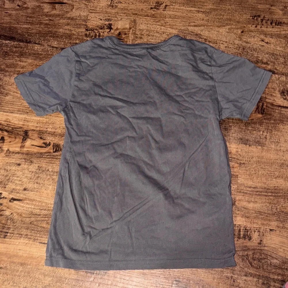 Gray Graphic Kids T-Shirt size medium boys - Picture 3 of 3